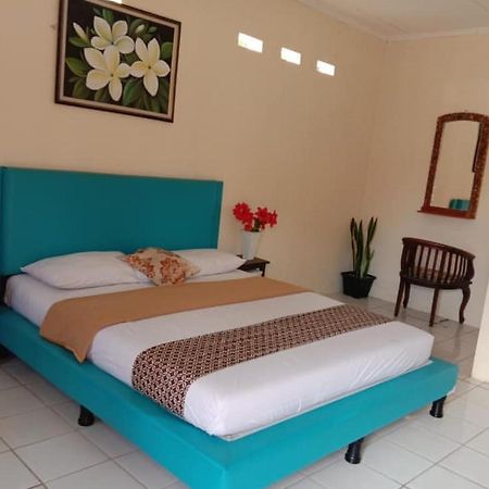 Putri Duyung Guest House Karangpandan Kültér fotó